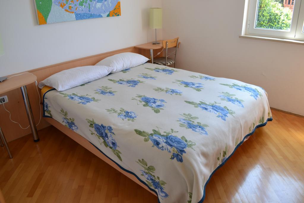 Apartment Jugo Piran Exterior photo