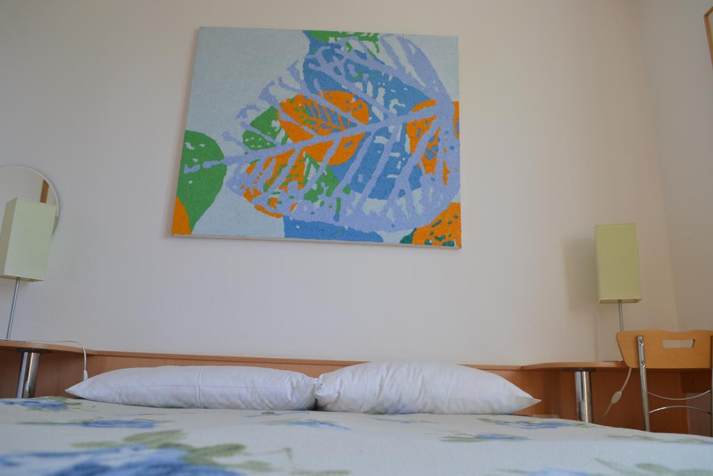 Apartment Jugo Piran Exterior photo